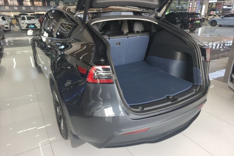 Used Tesla Model Y 2024 Rear-Wheel-Drive Version Exterior 2