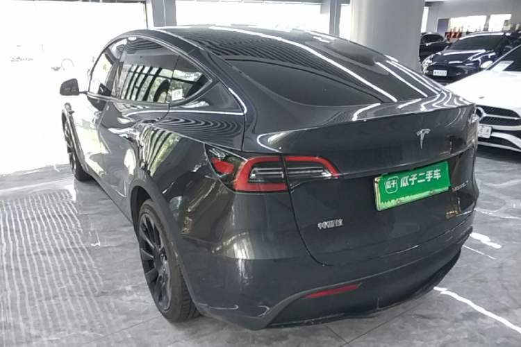 Used Tesla Model Y 2024 Long-Range All-Wheel-Drive Version Exterior 2
