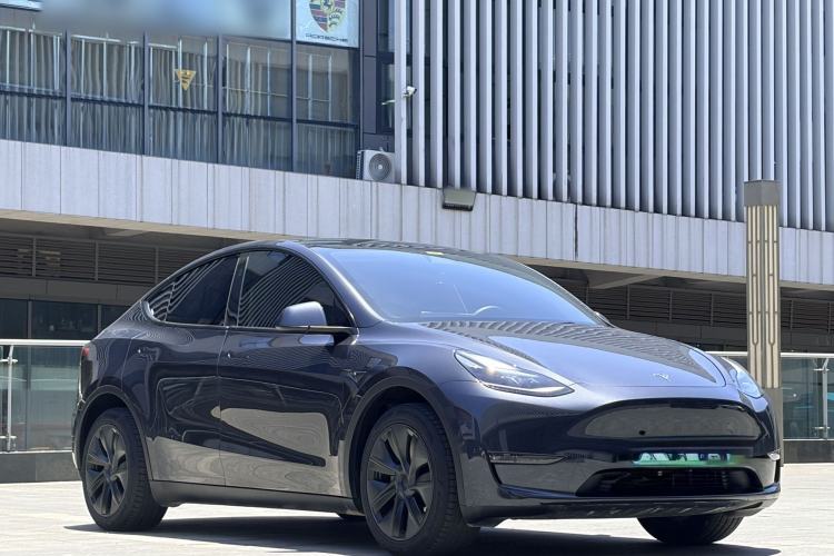 Used Tesla Model Y 2024 Long-Range All-Wheel-Drive Version Exterior 2