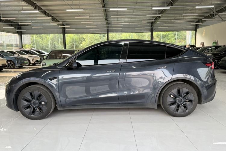 Used Tesla Model Y 2024 Rear-Wheel-Drive Version Exterior 2