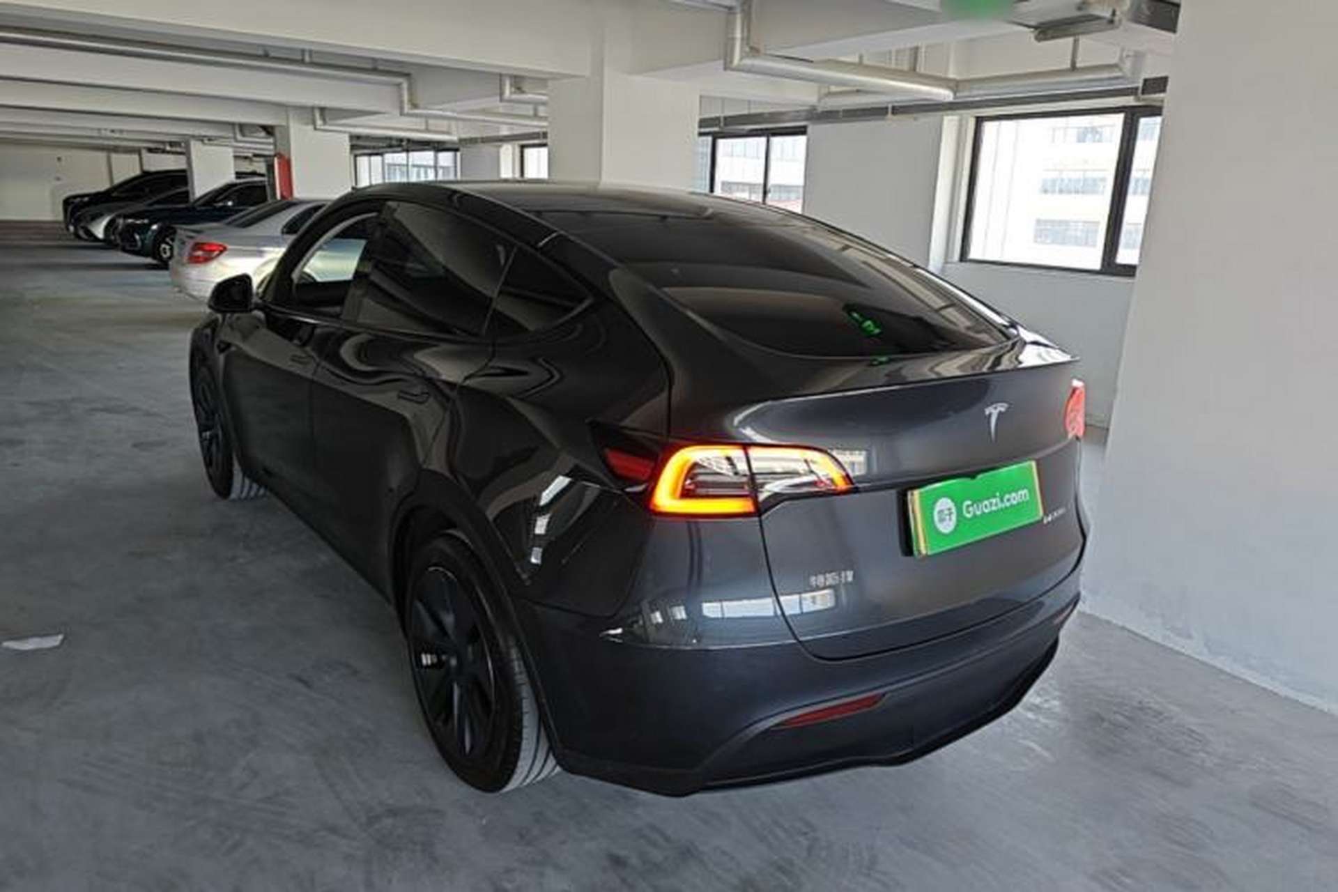Used Tesla Model Y 2024 Rear-Wheel-Drive Version Exterior 2