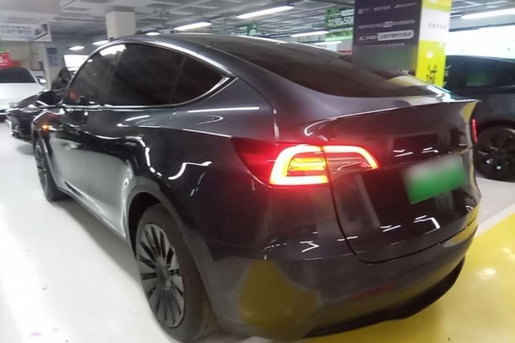 Used Tesla Model Y 2024 Rear-Wheel-Drive Version Exterior 2