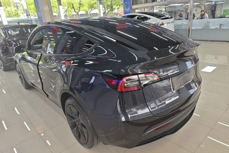 Used Tesla Model Y 2024 Rear-Wheel-Drive Version Exterior 2