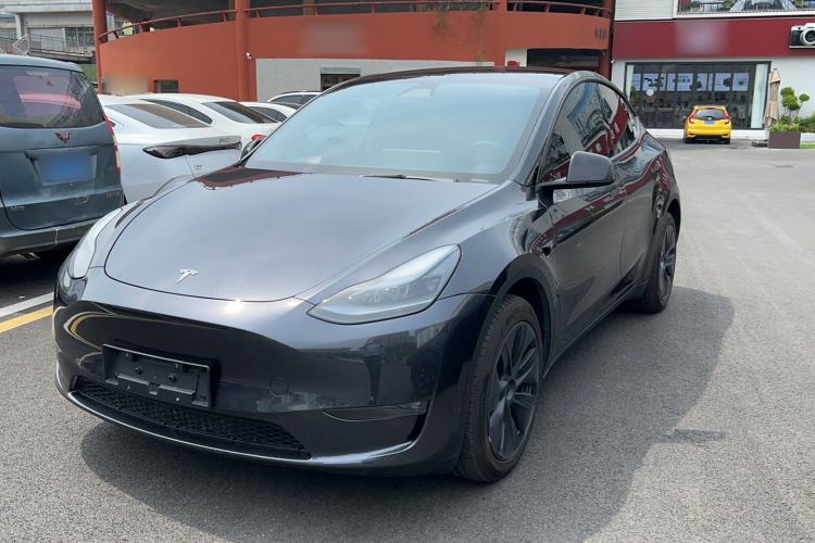 Used Tesla Model Y 2024 Long-Range All-Wheel-Drive Version Exterior 2