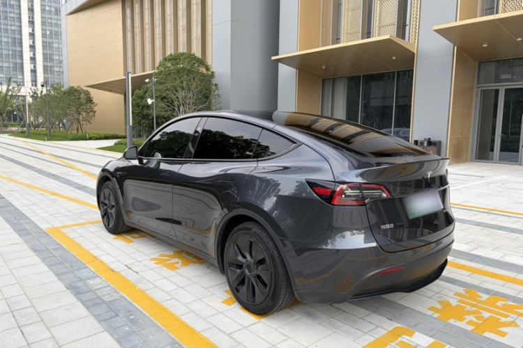 Used Tesla Model Y 2024 Rear-Wheel-Drive Version Exterior 2
