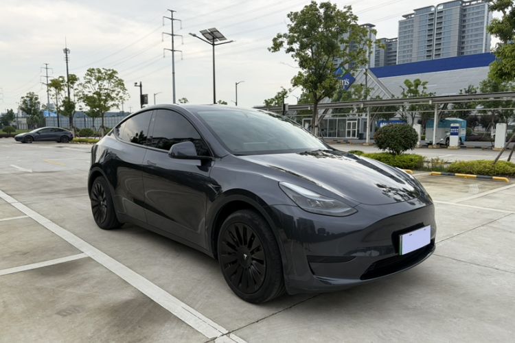 Used Tesla Model Y 2024 Rear-Wheel-Drive Version Exterior 2