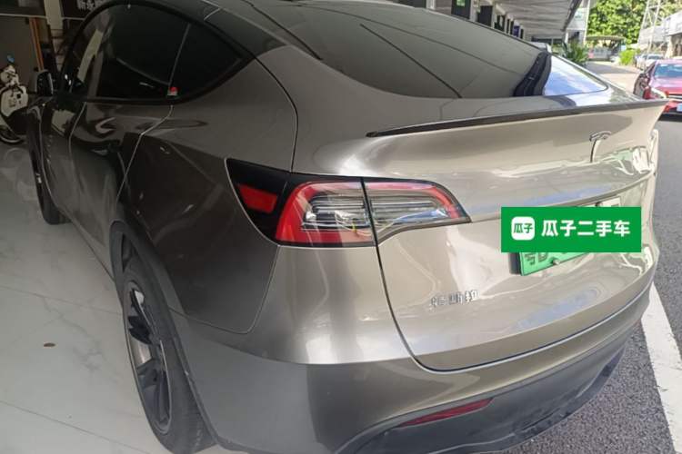 Used Tesla Model Y 2024 Long-Range All-Wheel-Drive Version Exterior 2