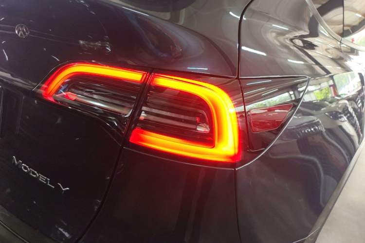 Used Tesla Model Y 2024 Rear-Wheel-Drive Version Exterior 3