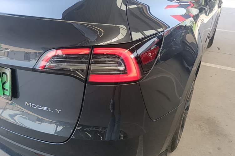 Used Tesla Model Y 2024 Rear-Wheel-Drive Version Exterior 3