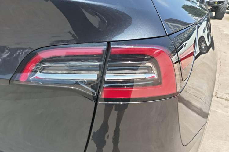 Used Tesla Model Y 2024 Rear-Wheel-Drive Version Exterior 3
