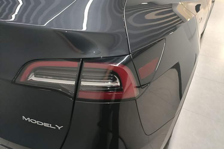 Used Tesla Model Y 2024 Rear-Wheel-Drive Version Exterior 3