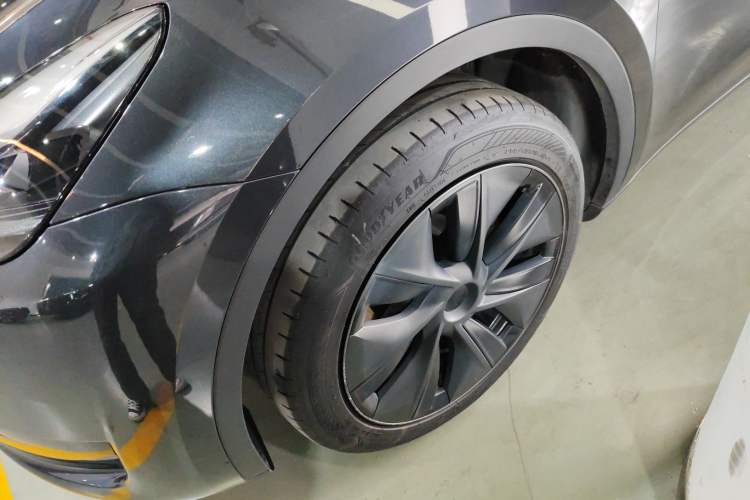 Used Tesla Model Y 2024 Rear-Wheel-Drive Version Exterior 3