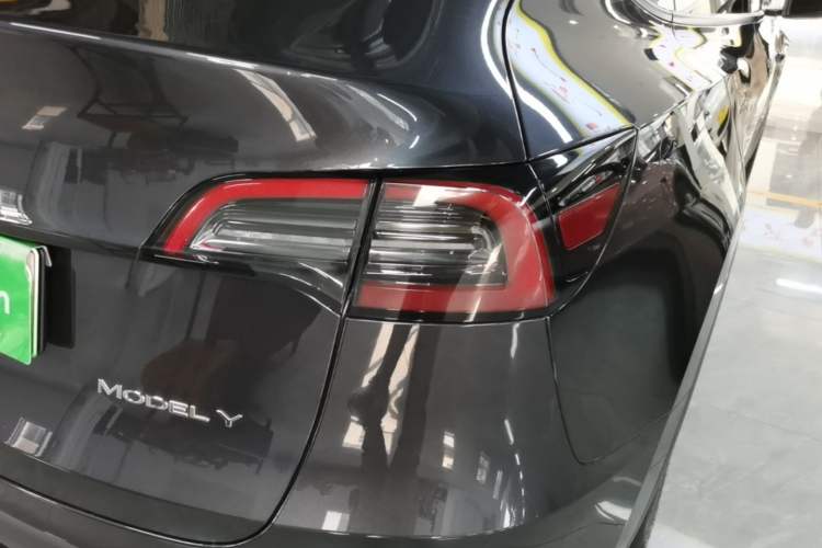 Used Tesla Model Y 2024 Rear-Wheel-Drive Version Exterior 3