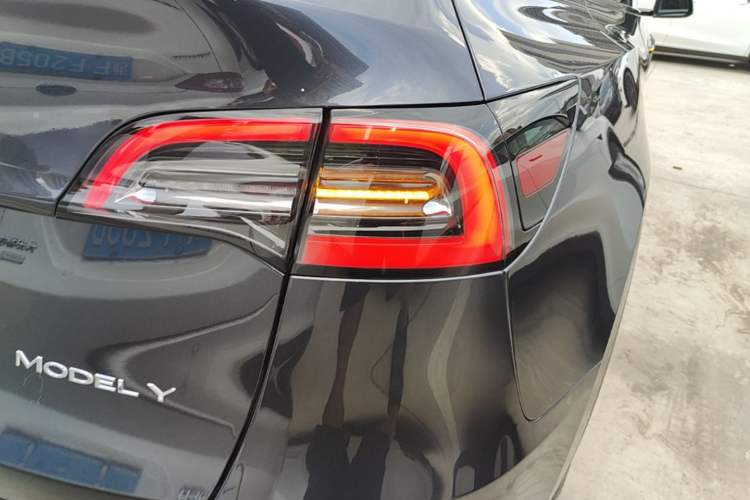 Used Tesla Model Y 2024 Rear-Wheel-Drive Version Exterior 3