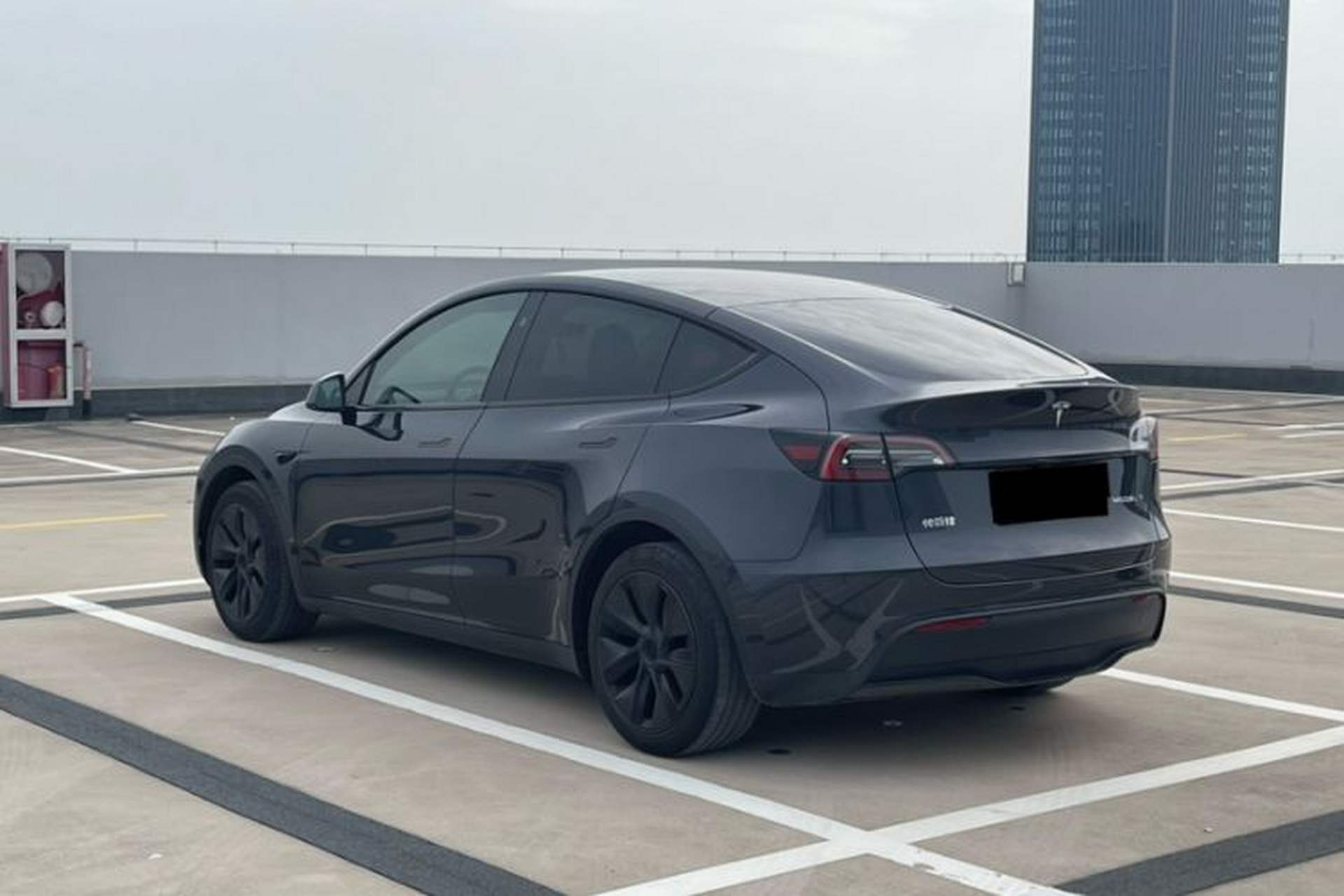 Used Tesla Model Y 2024 Rear-Wheel-Drive Version Exterior 3