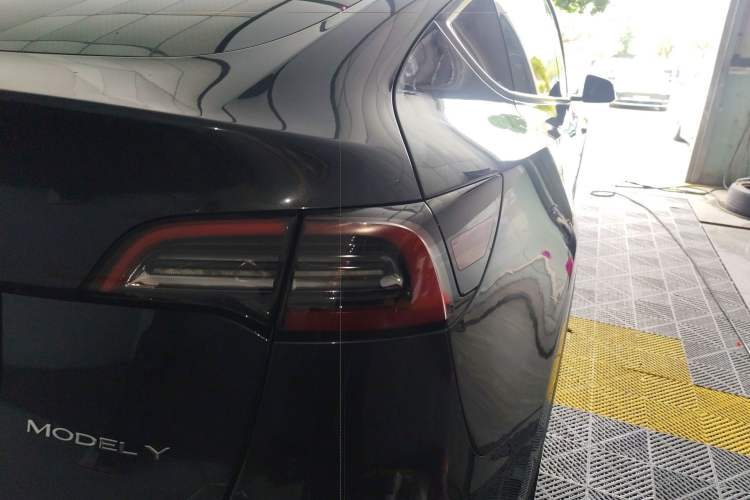 Used Tesla Model Y 2024 Long-Range All-Wheel-Drive Version Exterior 3