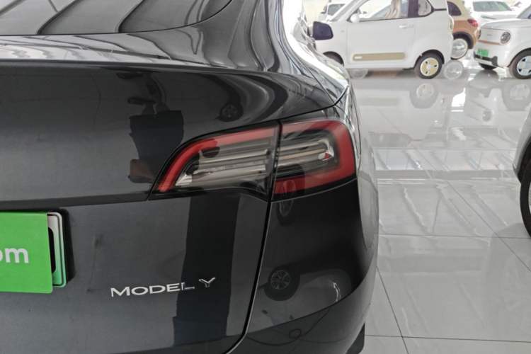 Used Tesla Model Y 2024 Rear-Wheel-Drive Version Exterior 3