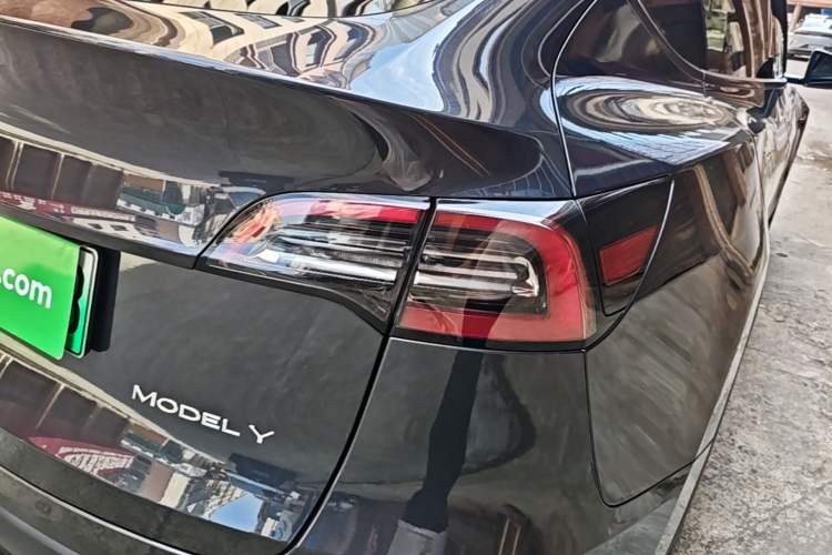 Used Tesla Model Y 2024 Rear-Wheel-Drive Version Exterior 3