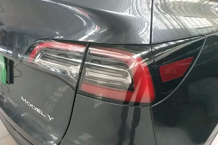 Used Tesla Model Y 2024 Rear-Wheel-Drive Version Exterior 3