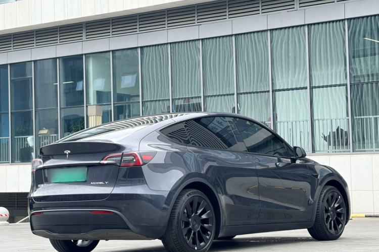 Used Tesla Model Y 2024 Rear-Wheel-Drive Version Exterior 3