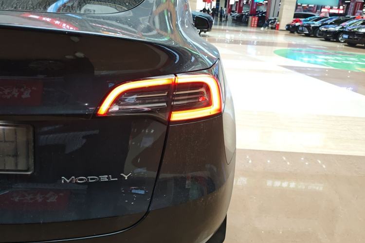 Used Tesla Model Y 2024 Rear-Wheel-Drive Version Exterior 3