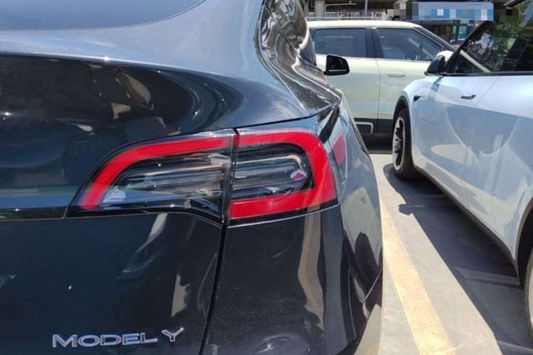 Used Tesla Model Y 2024 Rear-Wheel-Drive Version Exterior 3