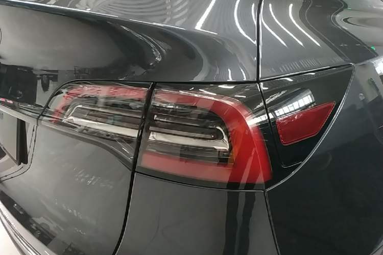 Used Tesla Model Y 2024 Rear-Wheel-Drive Version Exterior 3