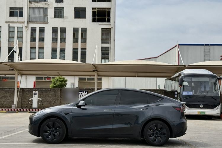 Used Tesla Model Y 2024 Rear-Wheel-Drive Version Exterior 3