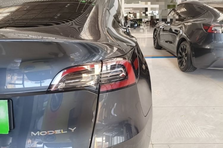 Used Tesla Model Y 2024 Rear-Wheel-Drive Version Exterior 3