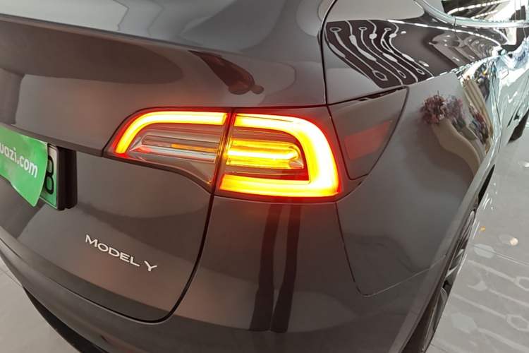 Used Tesla Model Y 2024 Rear-Wheel-Drive Version Exterior 3