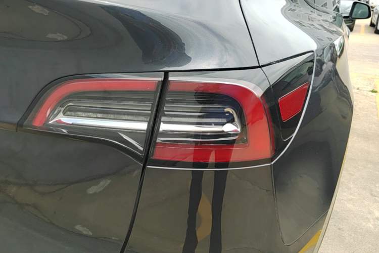 Used Tesla Model Y 2024 Rear-Wheel-Drive Version Exterior 3