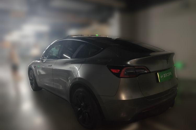 Used Tesla Model Y 2024 Long-Range All-Wheel-Drive Version Exterior 3