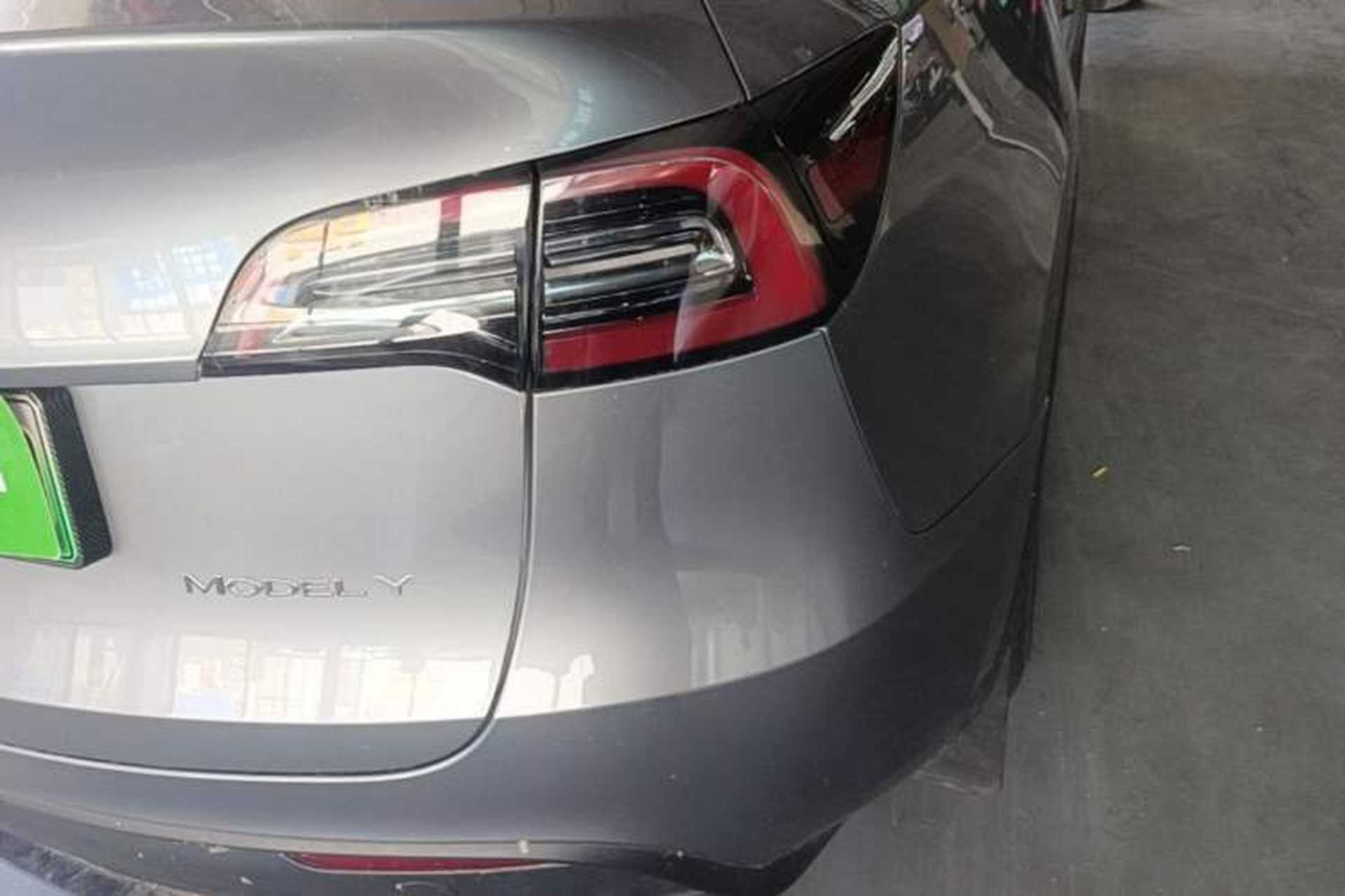 Used Tesla Model Y 2024 Long-Range All-Wheel-Drive Version Exterior 3