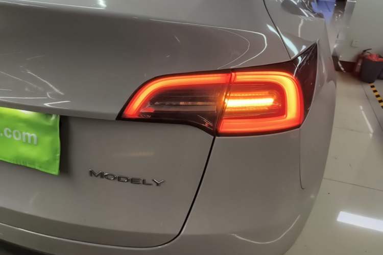 Used Tesla Model Y 2024 Rear-Wheel-Drive Version Exterior 3