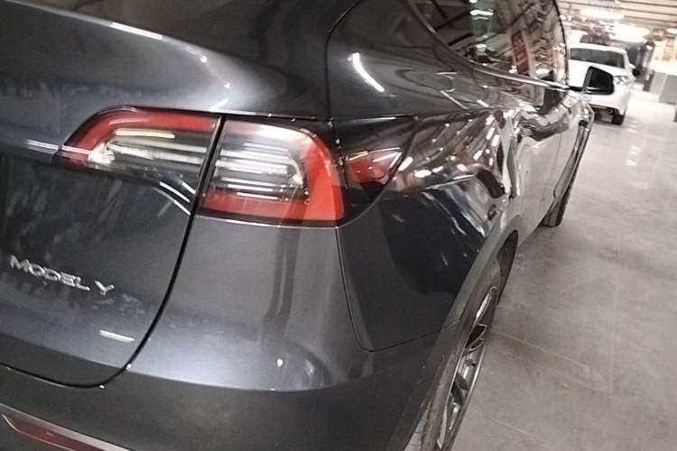 Used Tesla Model Y 2024 Rear-Wheel-Drive Version Exterior 3