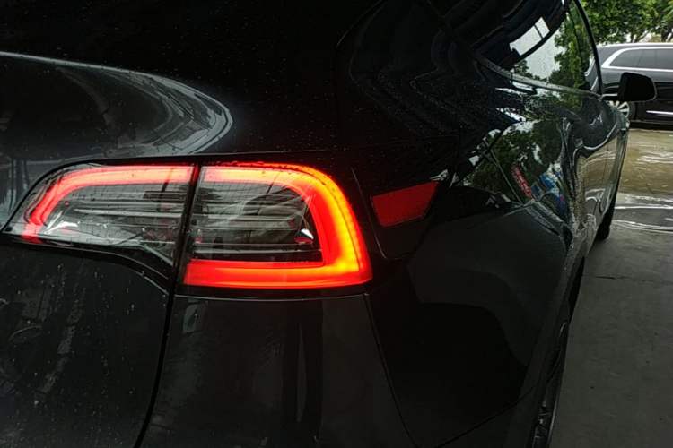 Used Tesla Model Y 2024 Rear-Wheel-Drive Version Exterior 3