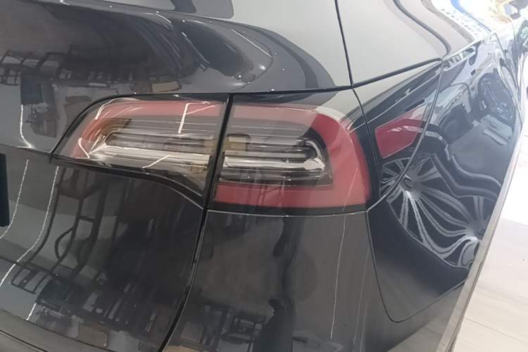 Used Tesla Model Y 2024 Rear-Wheel-Drive Version Exterior 3