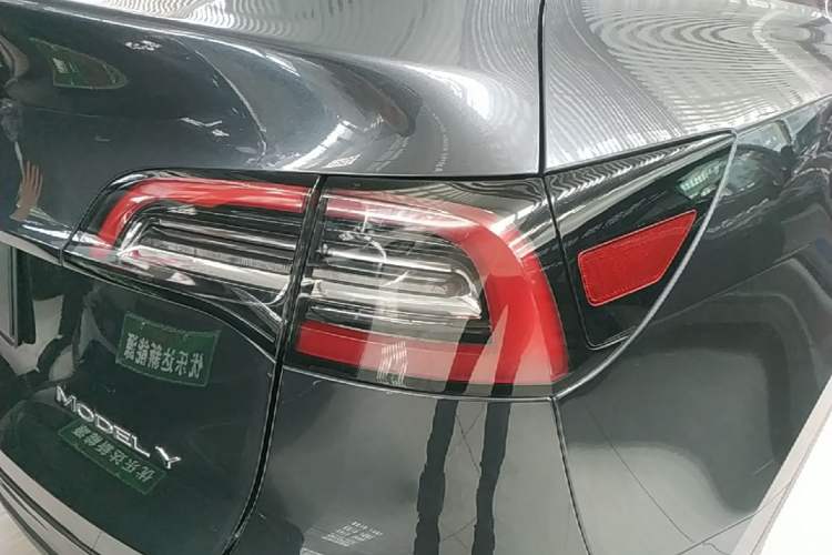 Used Tesla Model Y 2024 Rear-Wheel-Drive Version Exterior 3