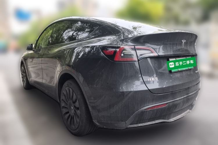 Used Tesla Model Y 2024 Long-Range All-Wheel-Drive Version Exterior 3