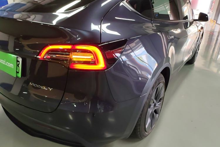 Used Tesla Model Y 2024 Rear-Wheel-Drive Version Exterior 3