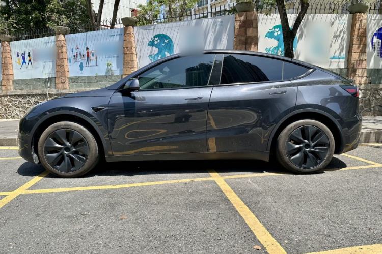 Used Tesla Model Y 2024 Rear-Wheel-Drive Version Exterior 3