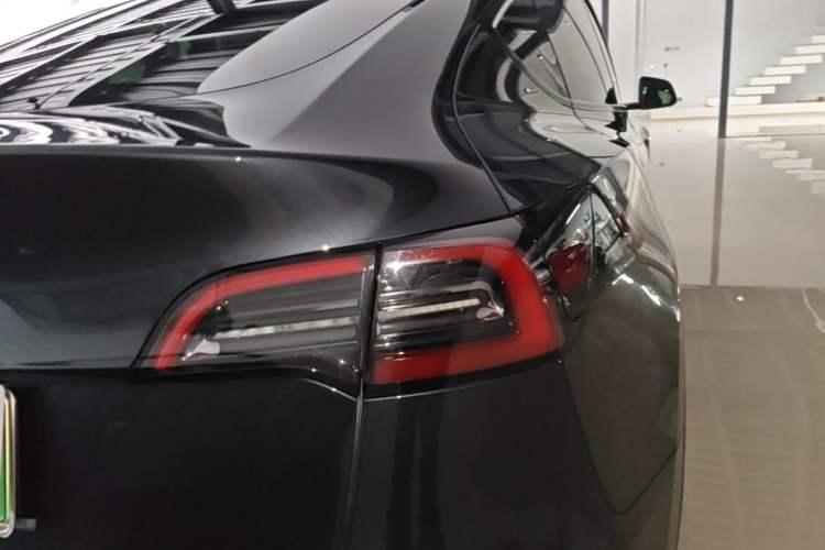 Used Tesla Model Y 2024 Rear-Wheel-Drive Version Exterior 3