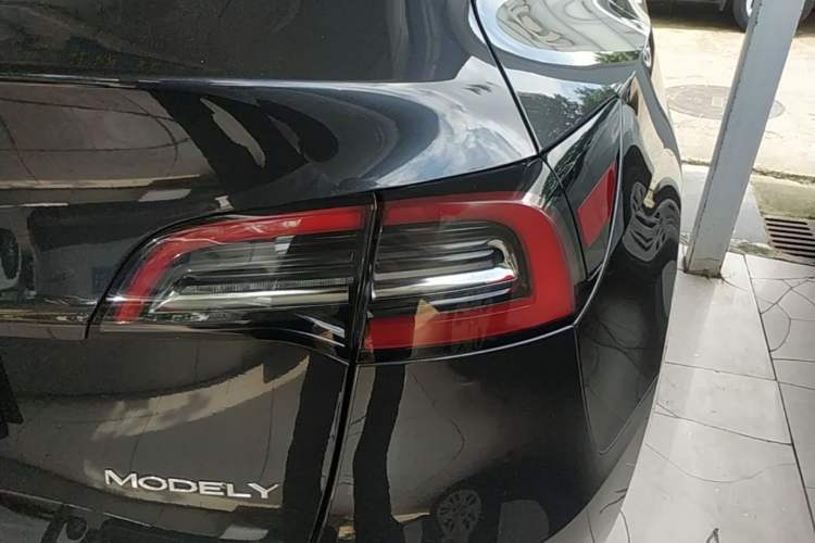 Used Tesla Model Y 2024 Rear-Wheel-Drive Version Exterior 3