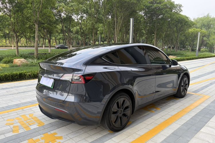Used Tesla Model Y 2024 Rear-Wheel-Drive Version Exterior 3