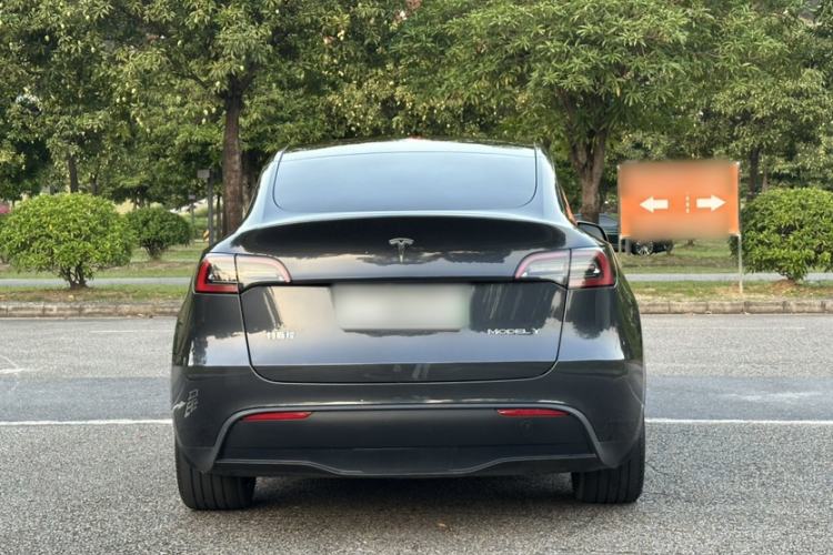 Used Tesla Model Y 2024 Rear-Wheel-Drive Version Exterior 3