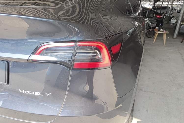 Used Tesla Model Y 2024 Rear-Wheel-Drive Version Exterior 3