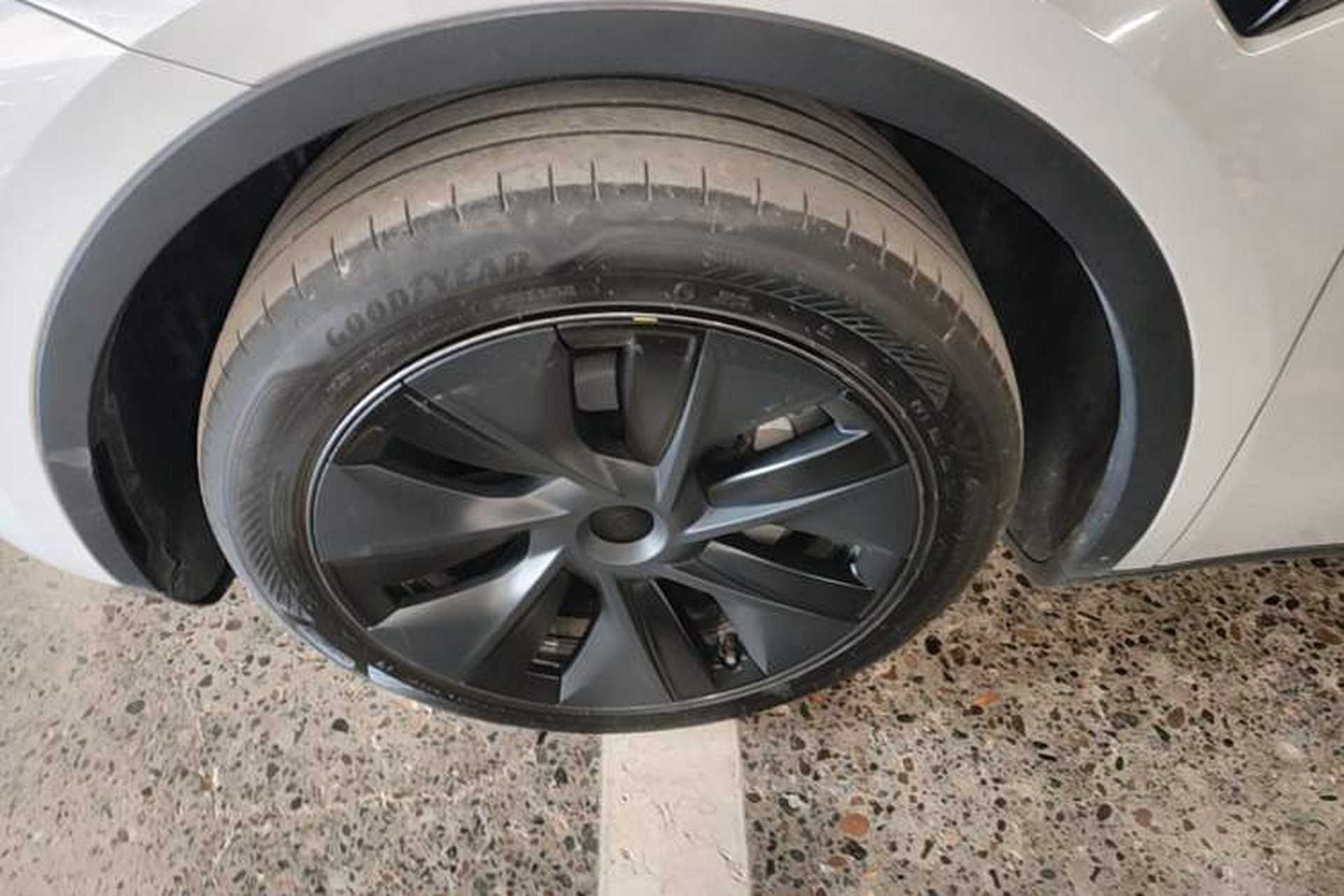 Used Tesla Model Y 2024 Rear-Wheel-Drive Version Exterior 4