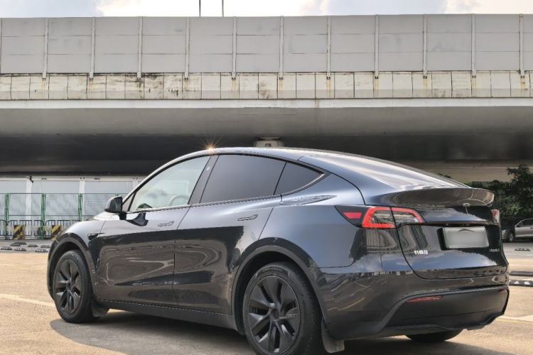 Used Tesla Model Y 2024 Rear-Wheel-Drive Version Exterior 4
