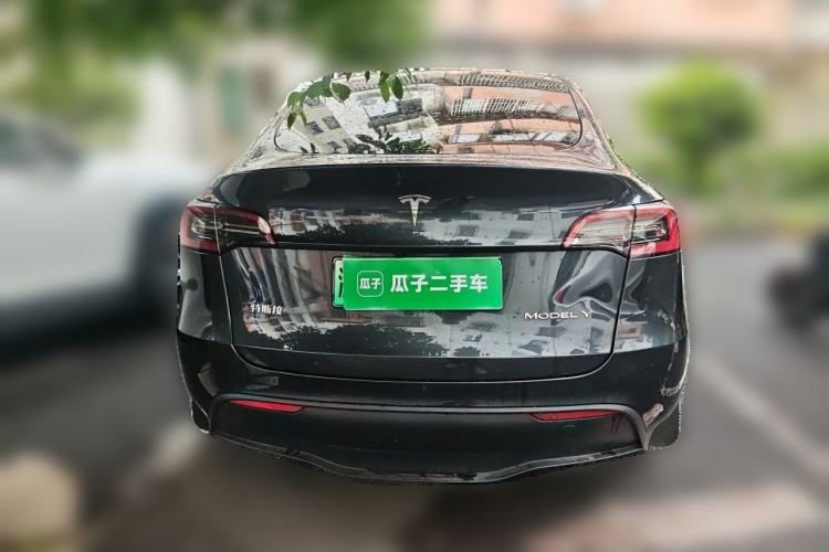 Used Tesla Model Y 2024 Long-Range All-Wheel-Drive Version Exterior 4