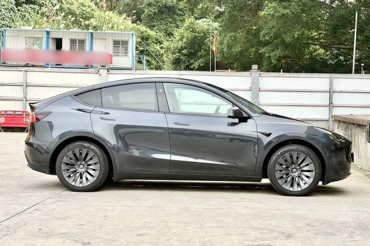 Used Tesla Model Y 2024 Rear-Wheel-Drive Version Exterior 4